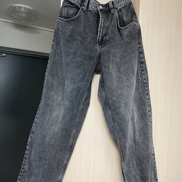 자라 배기핏 흑청데님 팬츠 42