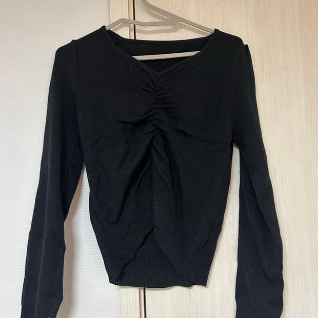 검정 셔링 니트