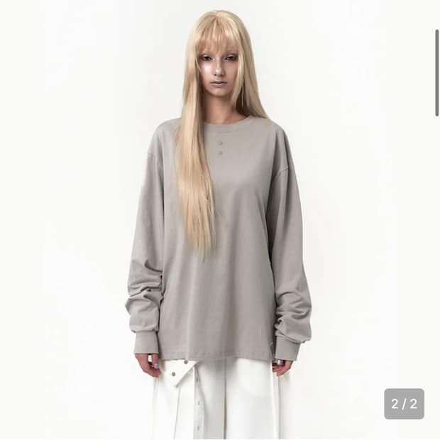 오호스 롱슬리브 Scattered Graphic Long Sleeves