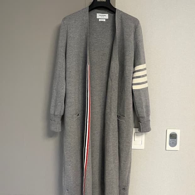 톰브라운 울 밀라노 스티치 4바 브이넥 롱 가디건
