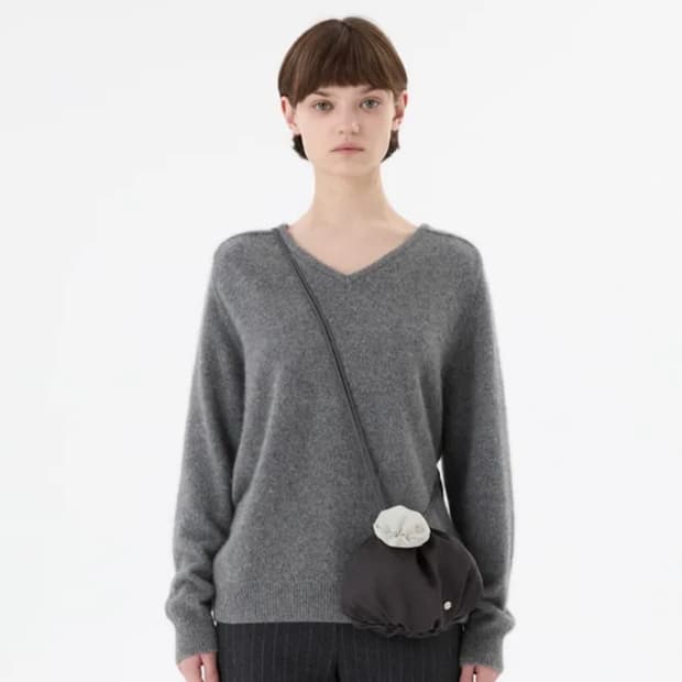 RACOON V-NECK KNIT