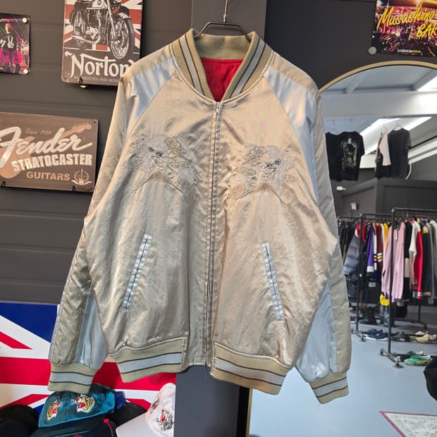 일본 빈티지 스카잔 자켓 용 자수 실버 새틴 양면 자켓 LL