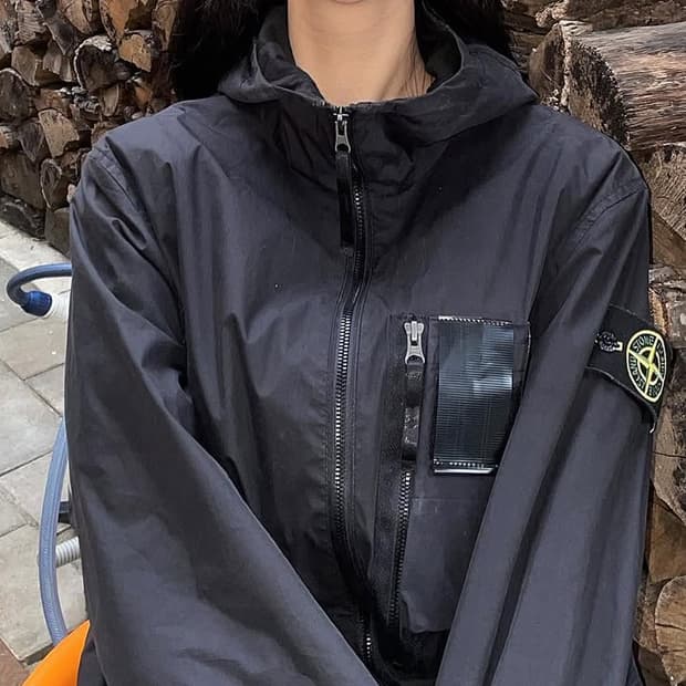 스톤아일랜드 2018 멀티포켓 쉘 바람막이