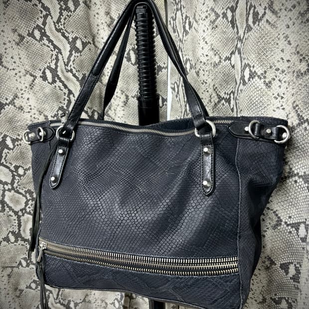 [00’s ASH 아쉬] Snake Pattern Buckle Detai