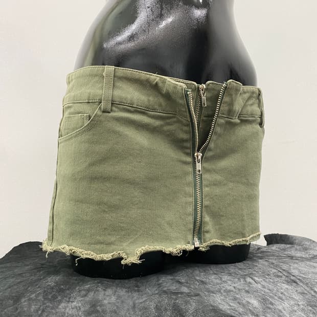Low-rise 2-way Zip Shorts Skirt