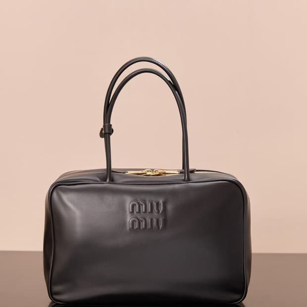 미우 미우 가죽 탑 핸들백1