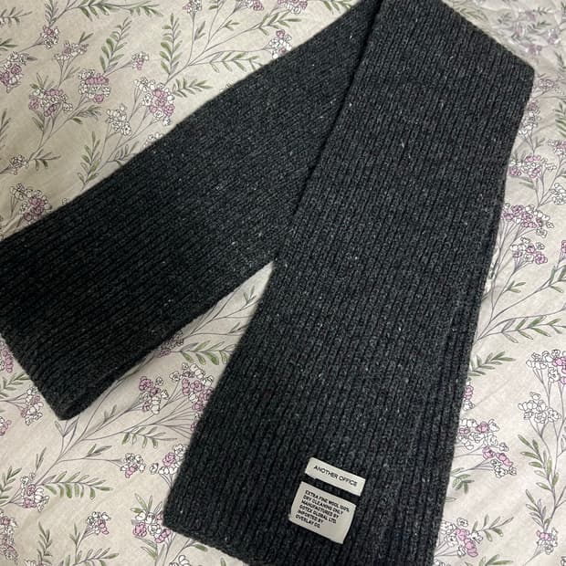 어나더오피스 엑스트라 파인 울 머플러 실착0회 그레이