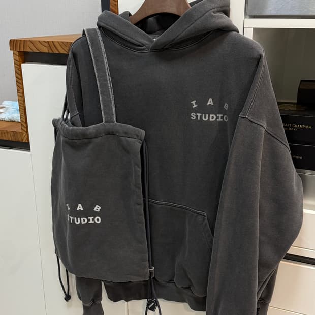 아이앱 스튜디오 피그먼트 후드 블랙 XL사이즈 판매합니다 !