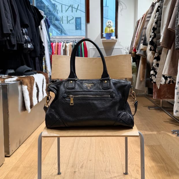 프라다 블랙 비텔로 다이노 모터백