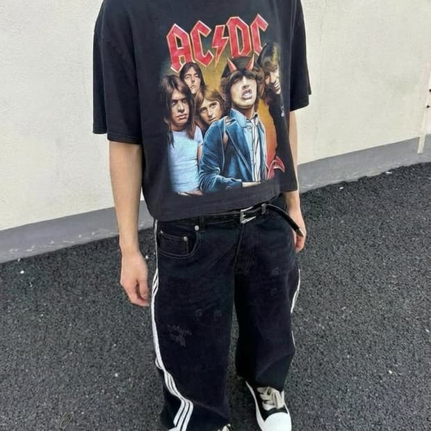 락 볼루션 AC ⚡️DC 데빌 크롭 반팔티