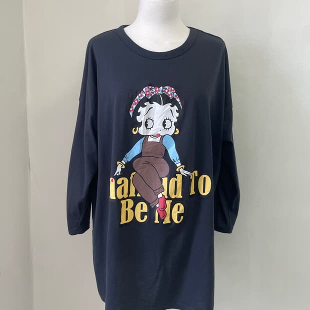 베티붑 그래픽 프린트 롱슬리브 티셔츠