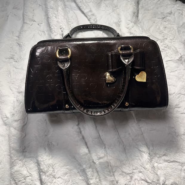 lovct 러브캣 다크브라운 초코 리본 핸드백 라떼갸루