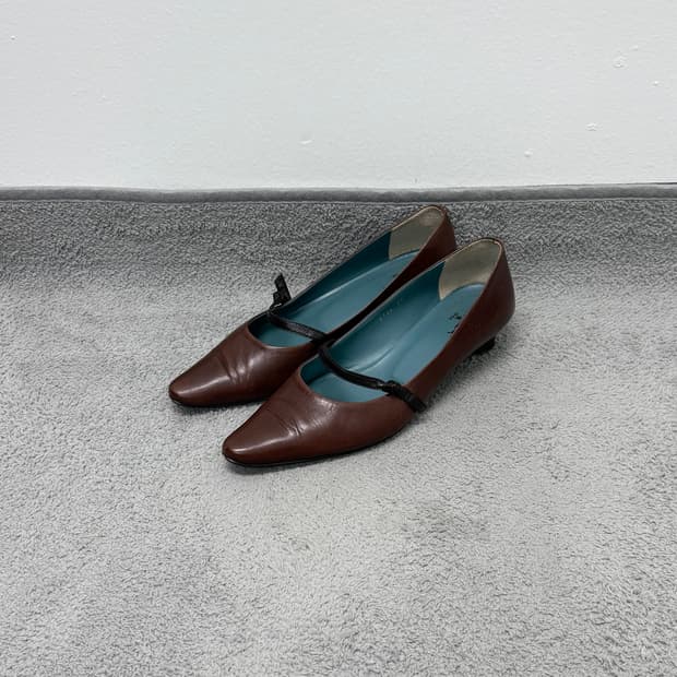 Margaret Howell knotted pump