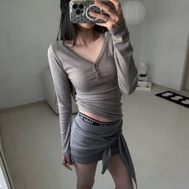 브이넥 상의