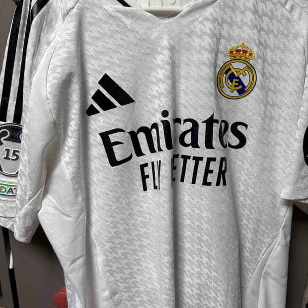 24-25시즌 레알마드리드 현지 공홈에서 구매한 벨링엄 유니폼 판매합니다