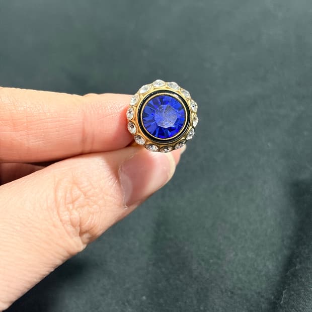 Valentino 브이로고 시그니처 메탈, 에나멜, 크리스털 링