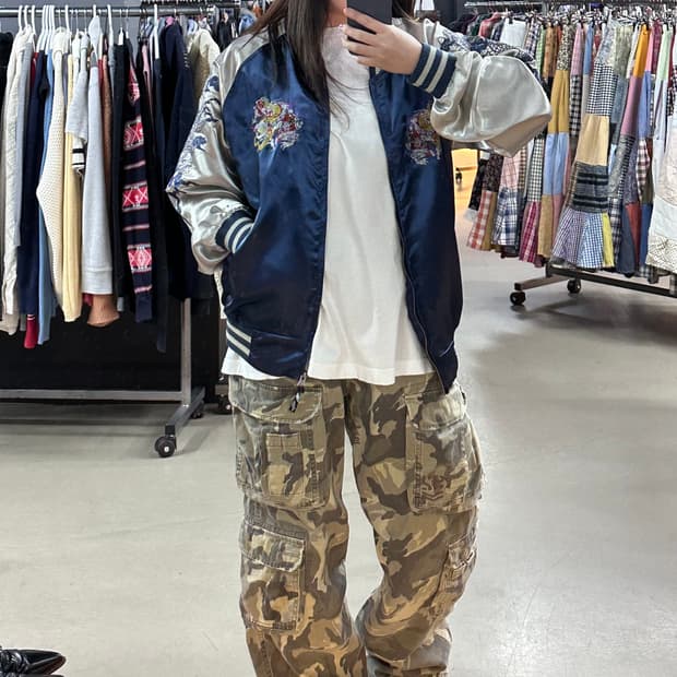 용 자수 스카쟌