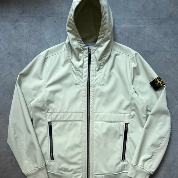 Stone-Island 스톤아일랜드 소프트 쉘 와펜 후드 자켓 