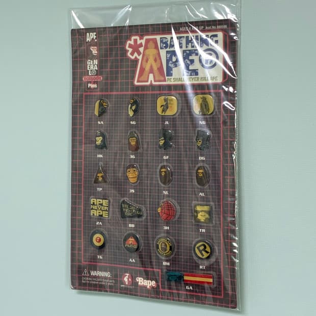 베이프 빈티지 핀 배지 세트 Futura 콜라보