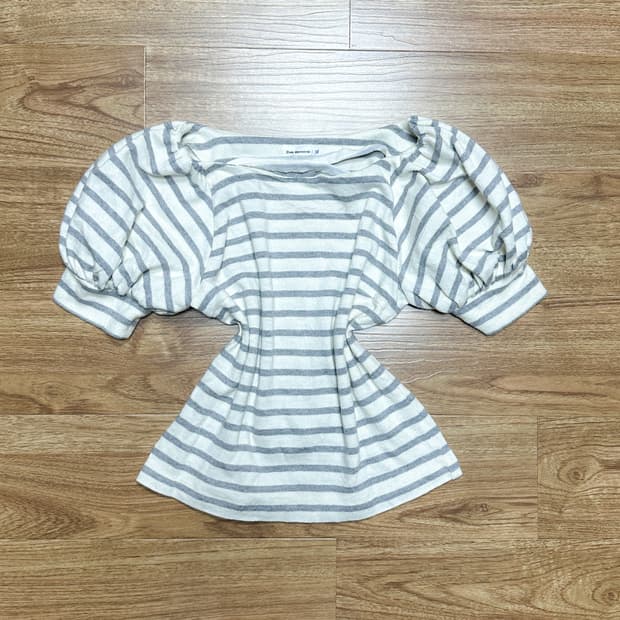 빈티지 그레이 스트라이프 퍼프 니트 티셔츠 히메갸루 로걀 라떼 모리걸