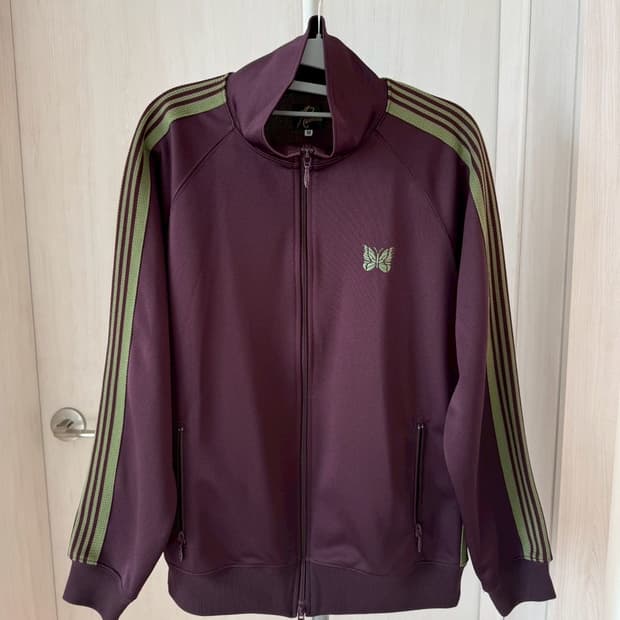 니들스 트랙자켓 버건디 M사이즈