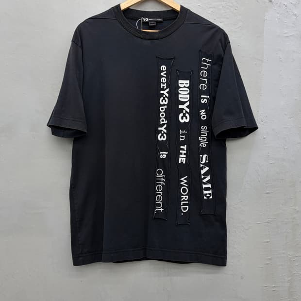 Y-3 더티패치 그래픽 티셔츠