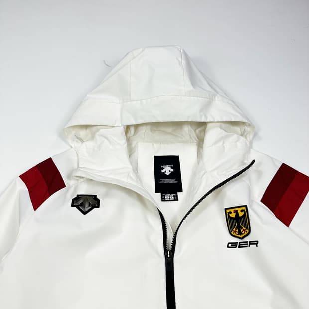 데상트 독일 풀오버 화이트 바람막이 자켓 (XXL)