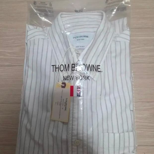 [새상품급]톰브라운 스트라이프 셔츠 1사이즈