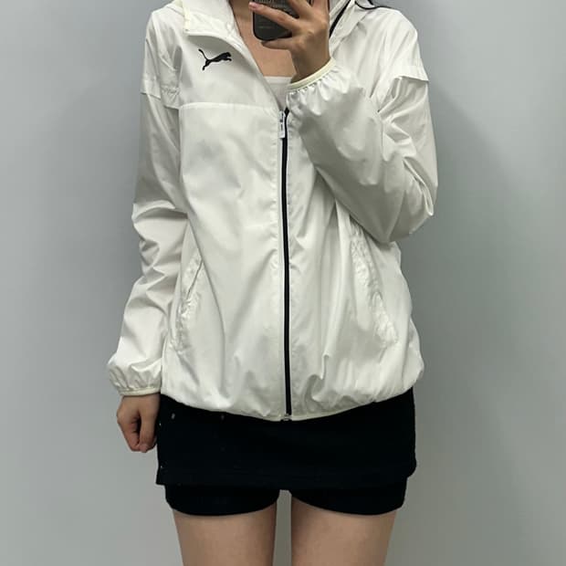 푸마 스몰로고 화이트 바람막이