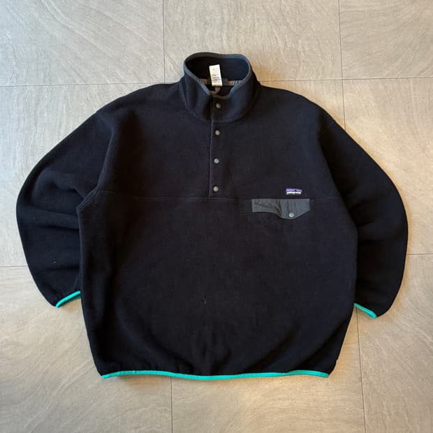 파타고니아 정품 블랙 신칠라 스냅티