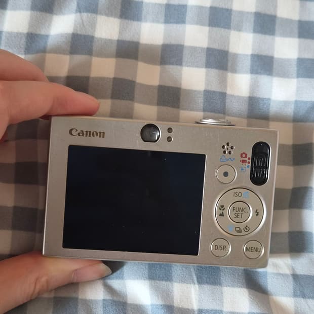 canon ixy 10