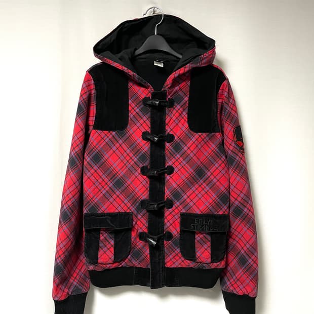 에밀리더스트레인지 여성 코듀로이 체크 펑크 스컬 더플 점퍼 M _ 레드