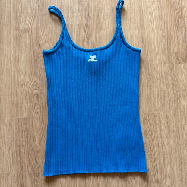 꾸레쥬 블루 골지 니트 슬리브리스 탑 나시 거의 새거 (55-66)