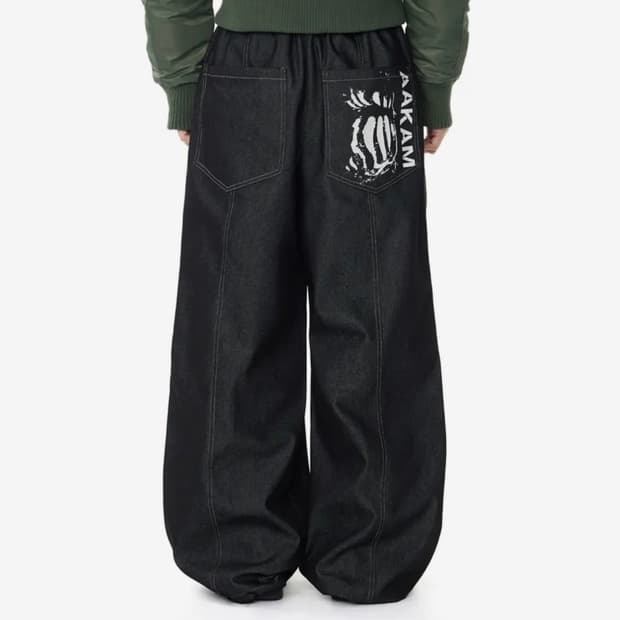 아캄 Knee Pin-tuck Printed Denim Pants 1