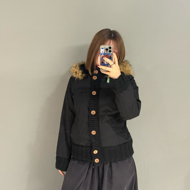 button-up point fur trimming padding