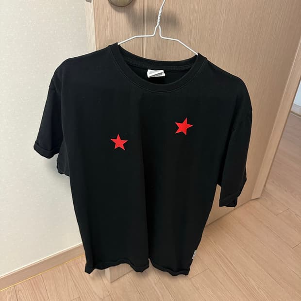 더바이닐하우스 STAR TEE BLACK (VH2EMUT507A)