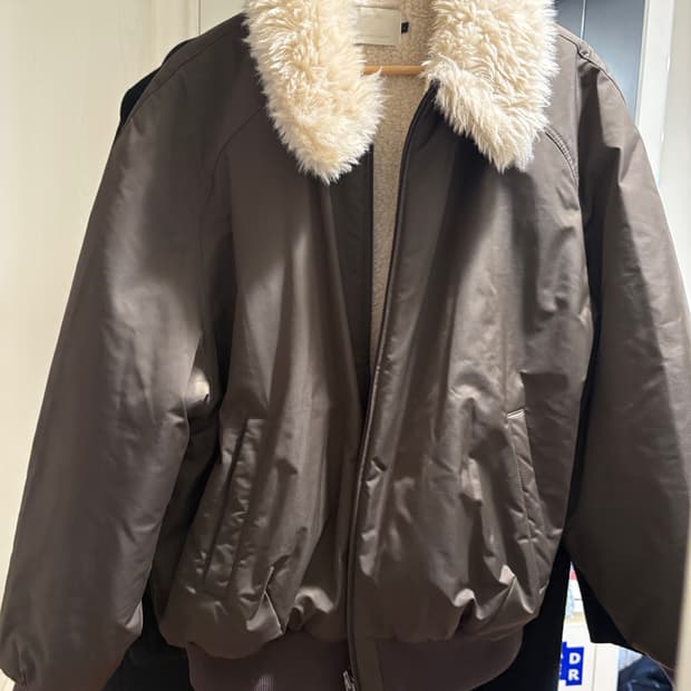 아모멘토 점퍼 팔아요