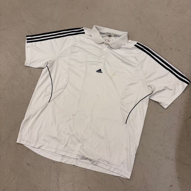 아디다스 센터로고 카라티