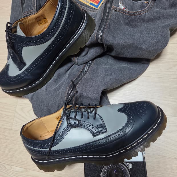 닥터마틴 윙팁 브로그 네이비 그레이 구두 더비 로퍼