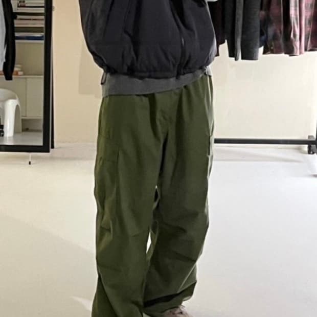 GU 와이드 카고 올리브