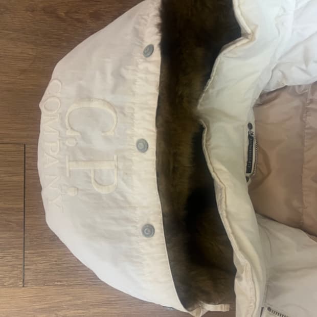 CP COMPANY 여성 구스 패딩 55