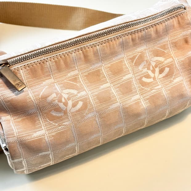 샤넬 뉴 트래블 라인 실린더 크로스백 (OS)