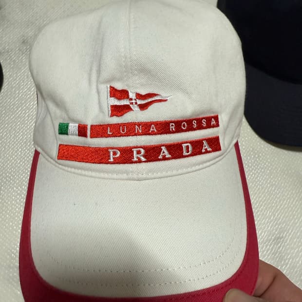 프라다 00s 모자 판매 