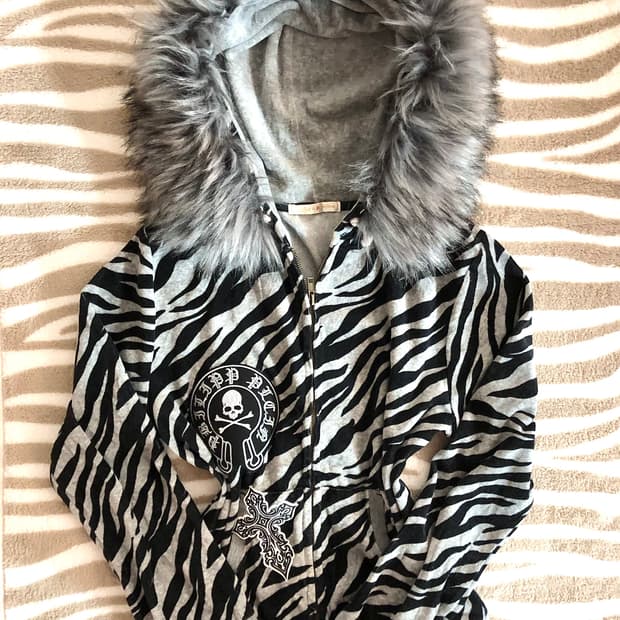 오네갸루 지브라 그레이 퍼 후드집업 갸루 00s 핀터 히메 니혼진 로걀