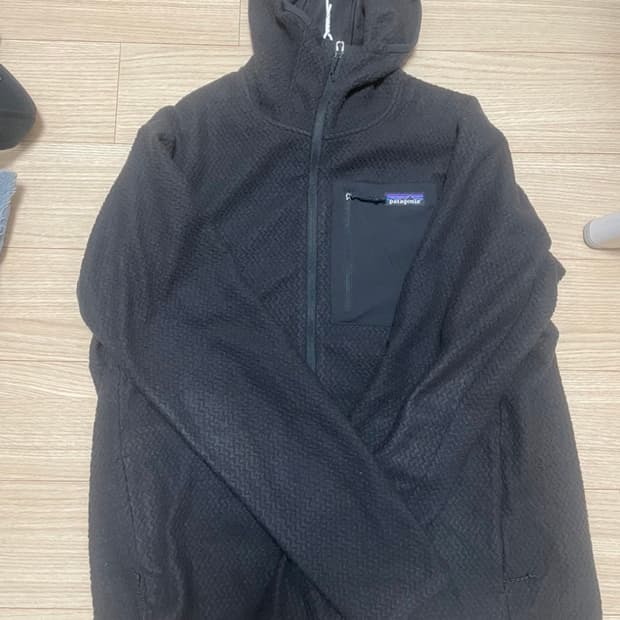 파타고니아 R1 에어 풀집 후디 블랙 L 새제품