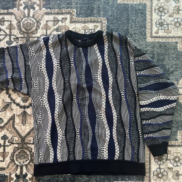 쿠지 스타일 빈티지 패턴 니트