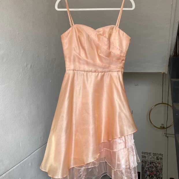 코랄 핑크 파티 드레스