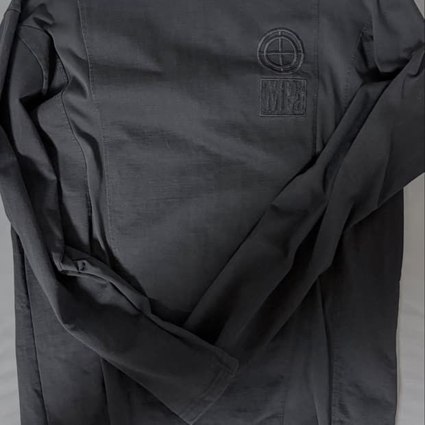 플라스틱 프로덕트 24ss 긴팔