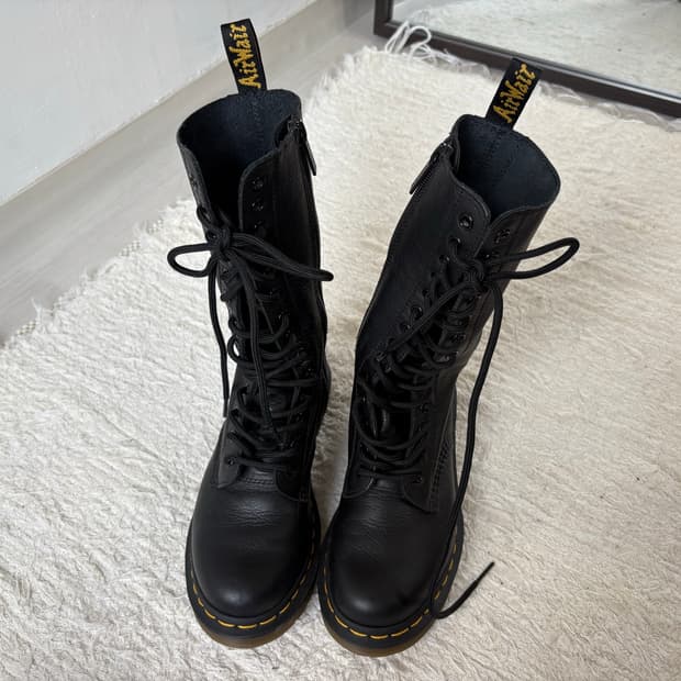 닥터마틴 1490 230사이즈