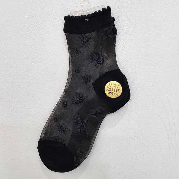 실크 혼방 플라워 패턴 블랙 시스루 삭스